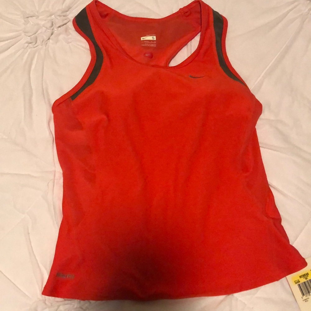 Nike fitted workout tank
